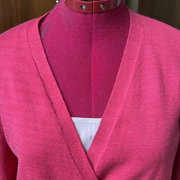 CENY    Boutique  beautiful lightweight wrap Sweater  color Red Rose  EUC Size S - Picture 2 of 13